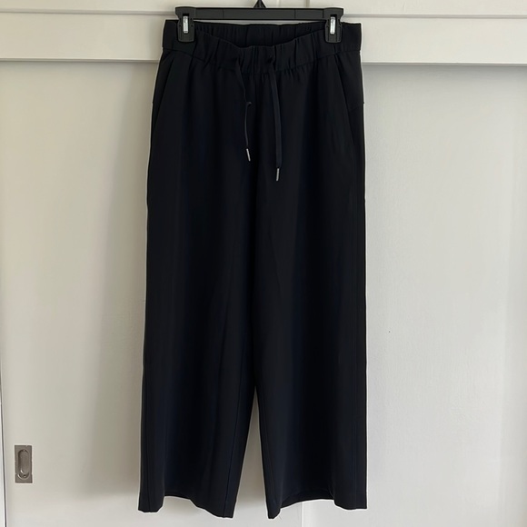 Lululemon black cropped pants - never worn - Picture 1 of 5